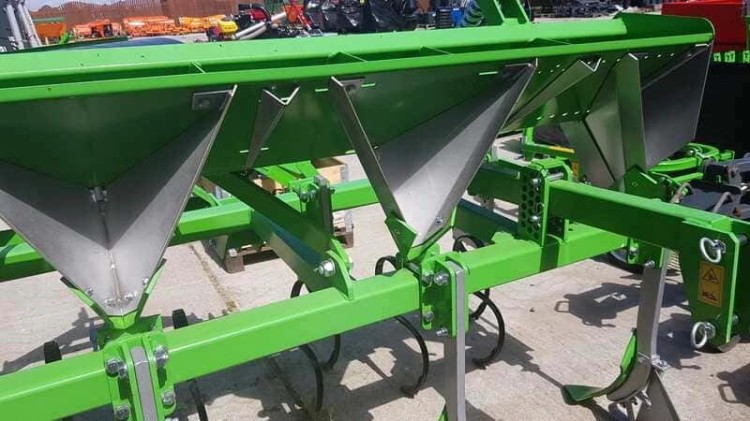 4-REIHIGE KARTOFFELHÄUFLER U865 NOCTU BOMET