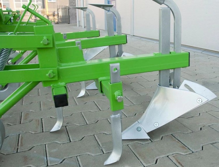 PIELNIKO-OBSYPNIK 5-RZĘDOWY BOMET P475/1