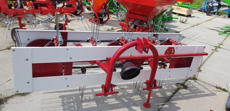 PRZETRZĄSARKO-ZGRABIARKA PASOWA Z296 TARET