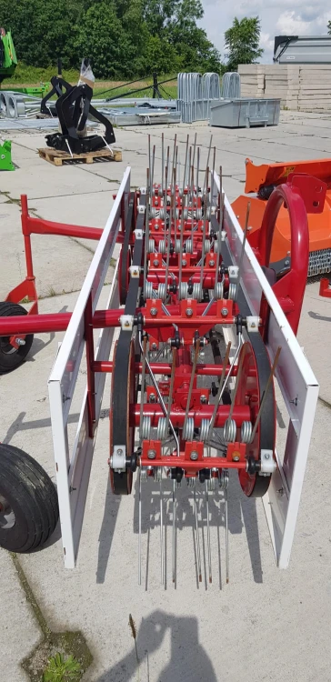 PRZETRZĄSARKO-ZGRABIARKA PASOWA Z296 TARET