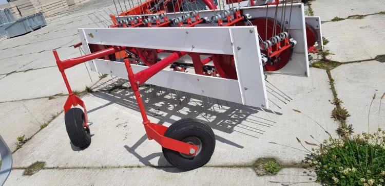 PRZETRZĄSARKO-ZGRABIARKA PASOWA Z296 TARET